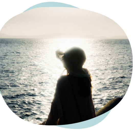 Silhouette face à la mer